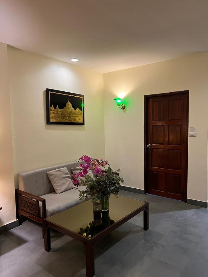 Blue Chang House Bangkok Exterior photo